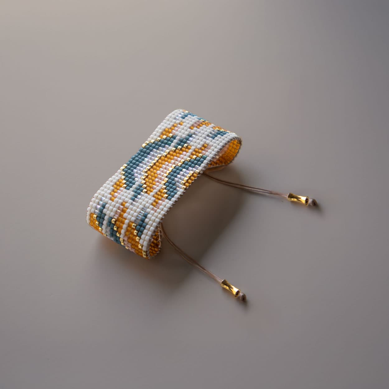 ARIA-Bracelet-Thick-02